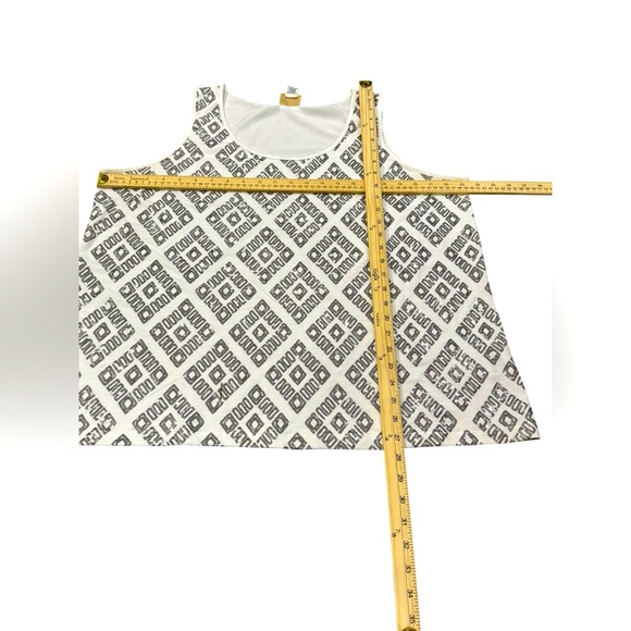 EUC Ruby Rd. White and silver sequin Geometric Tank Top XL - Picture 2 of 4